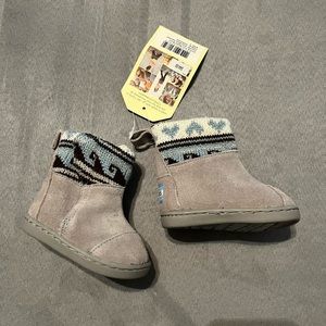 NWT Toms infant Nepal Boot